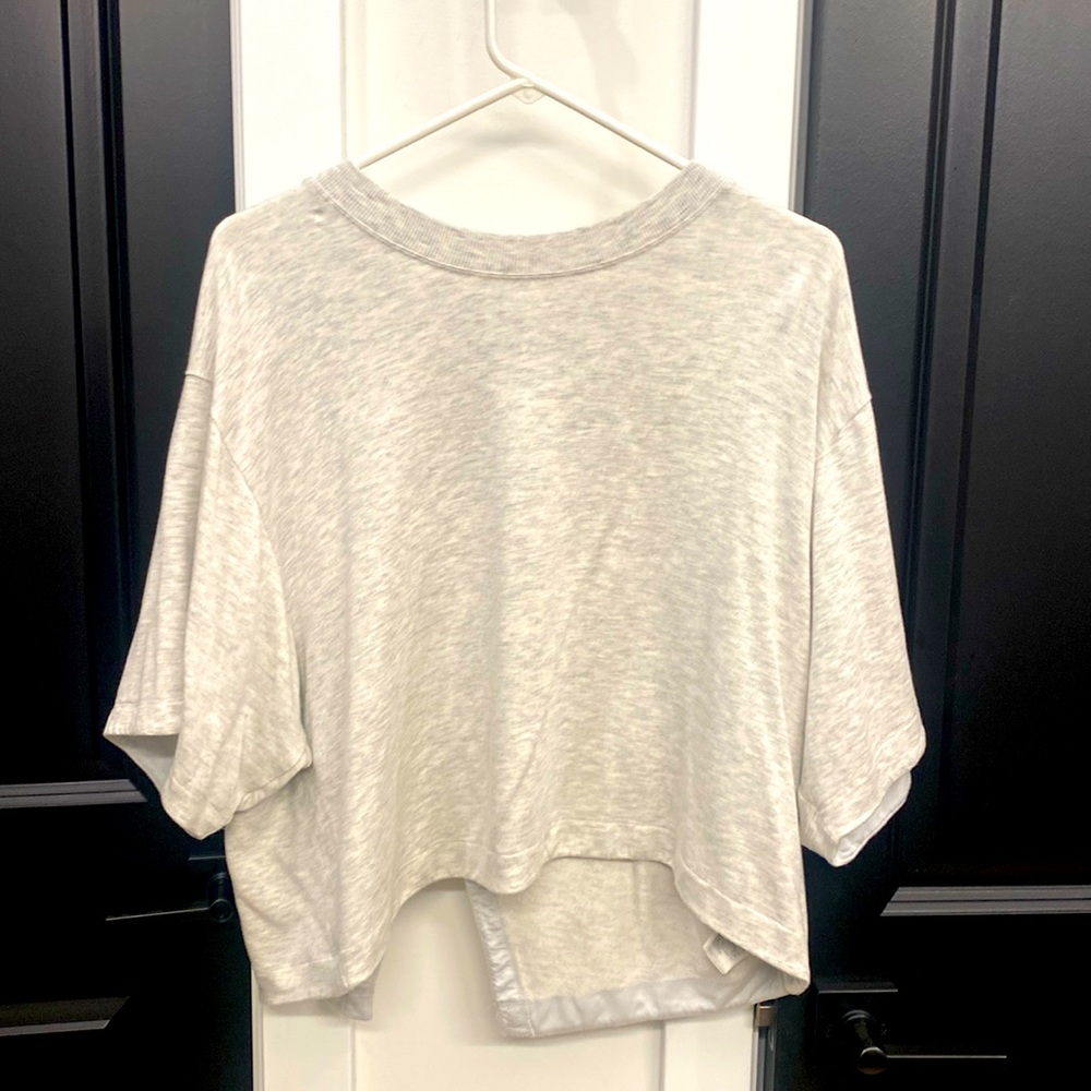 Athleta t shirt, smoke free home